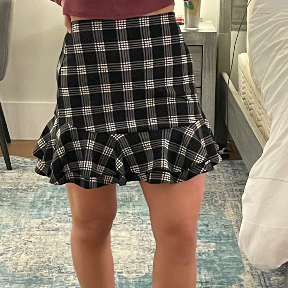 Black & white double ruffle-hem mini skirt